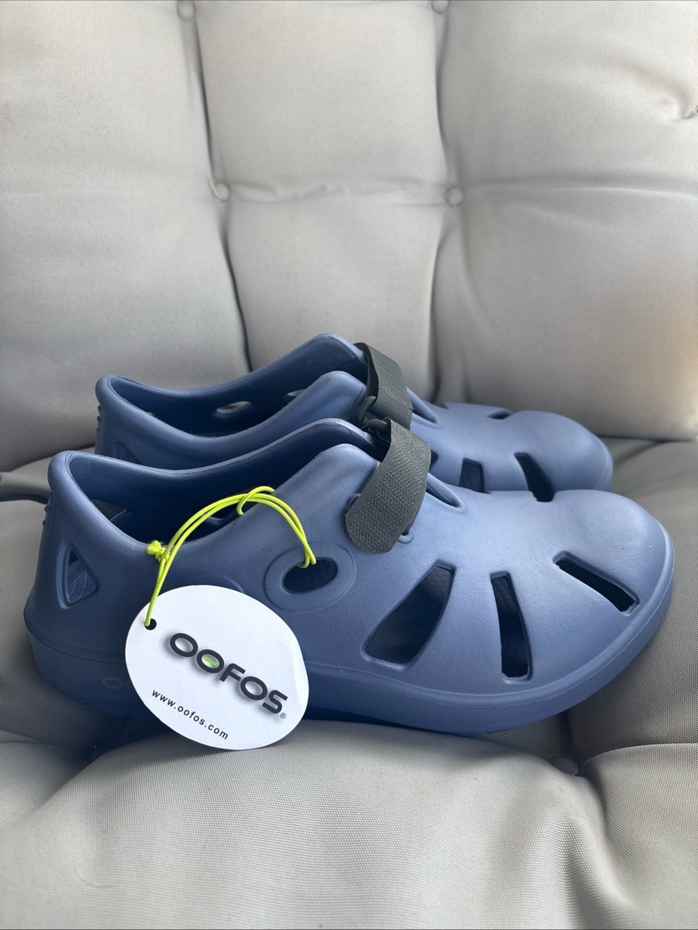 Oofos Oocandoo Sport Recovery Lightweight Sandals Women’s Size 9 NWT Water Drop